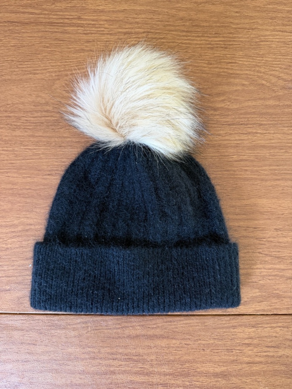 Aritzia Black Knit cashmere Beanie with Cream Faux-Fur Pom